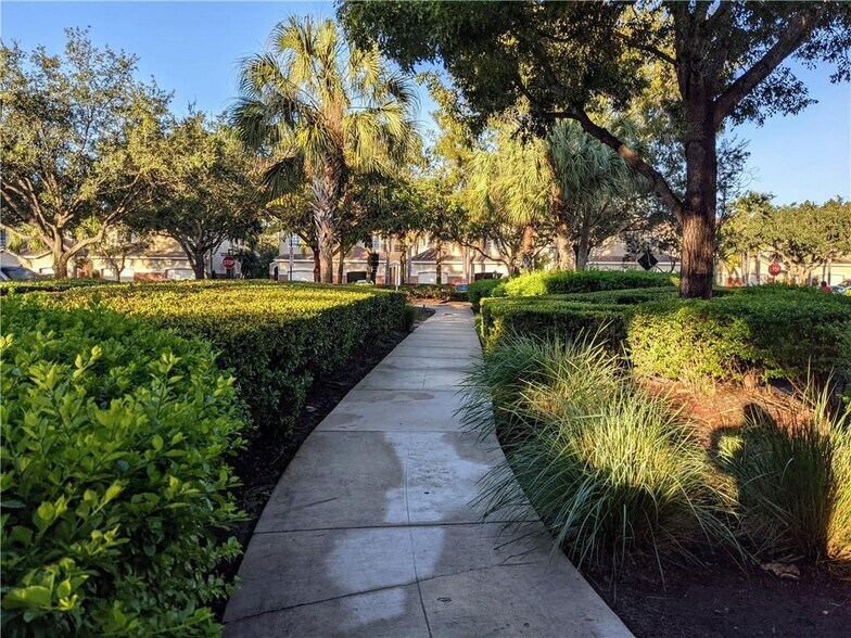 Building Photo - 4150 Forest Dr