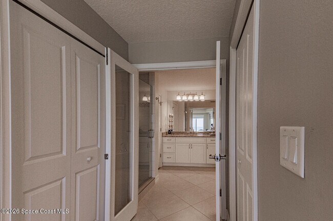 Building Photo - 1025 Jimmy Buffett Mem Hwy