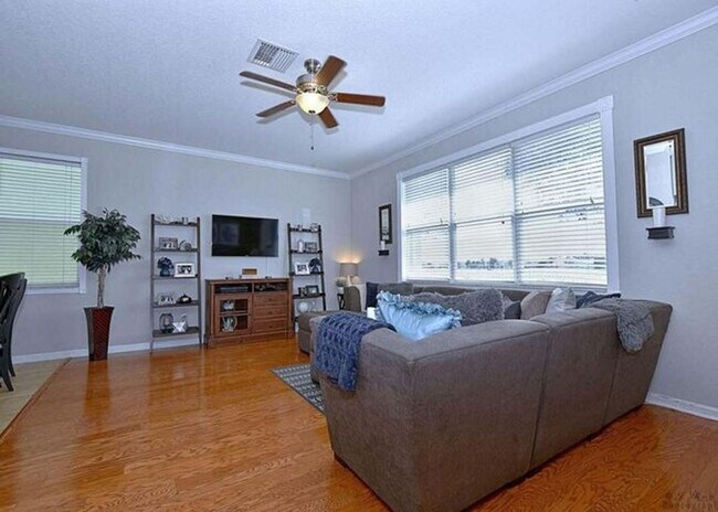 Building Photo - 158 Berenger Walk