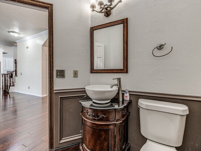 Building Photo - Spacious Home + East Edmond + 4 bedrooms + Fox Lake