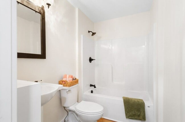 Building Photo - 4633 Godwin Blvd