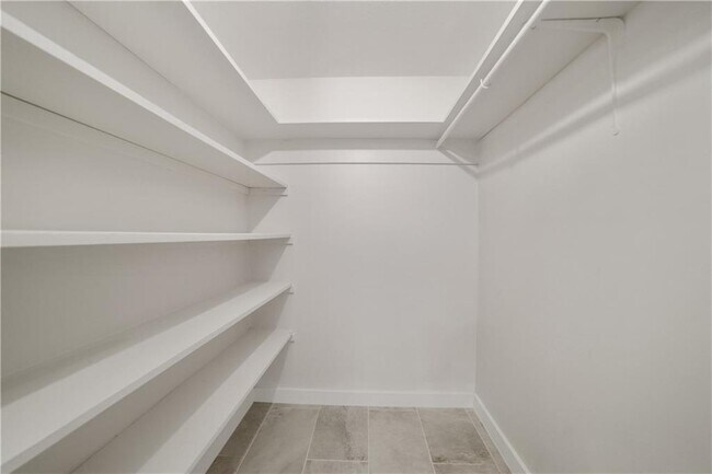 Building Photo - 2600 Penny Ln