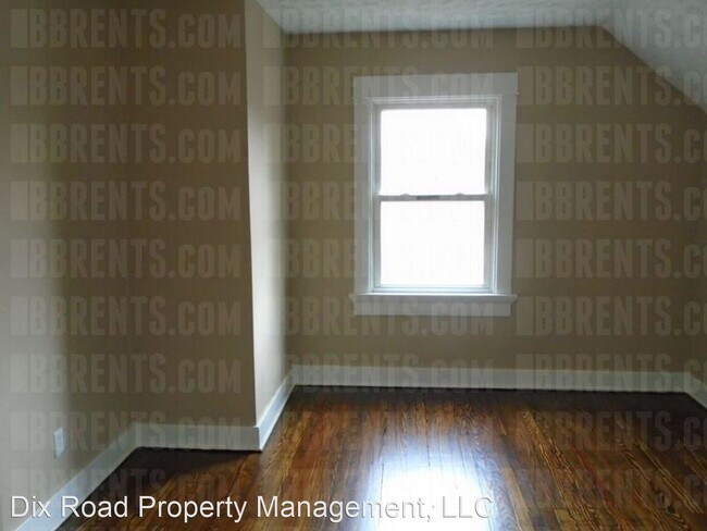 Building Photo - 3 br, 1 bath House - 140 East Norman Avenue,