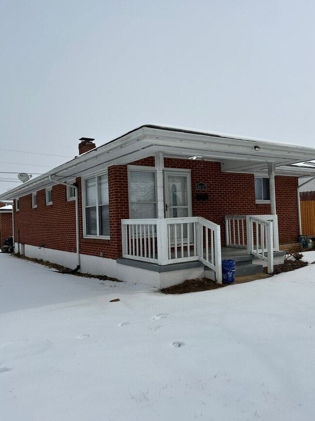 Building Photo - 3 BR 2 BA House with Garage