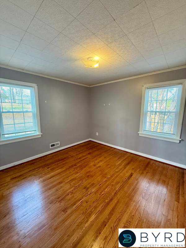 Building Photo - 9023 Farmington Dr