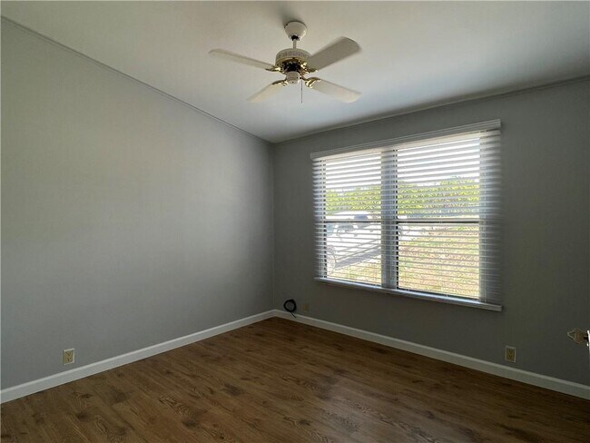 Building Photo - 10808 Quail Valley Dr