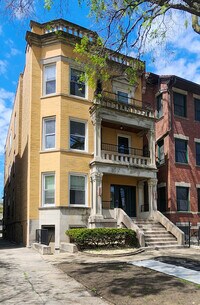 Building Photo - 4330 N Sheridan Rd