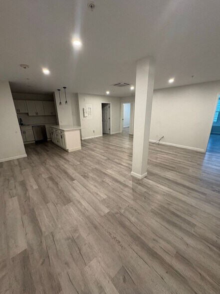 Building Photo - 211 Onset Ave