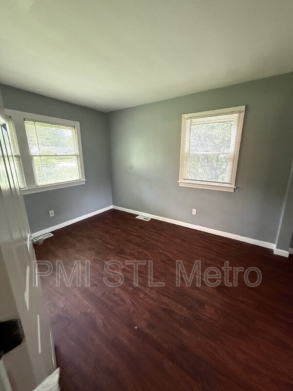 Building Photo - 1510 Trampe Ave