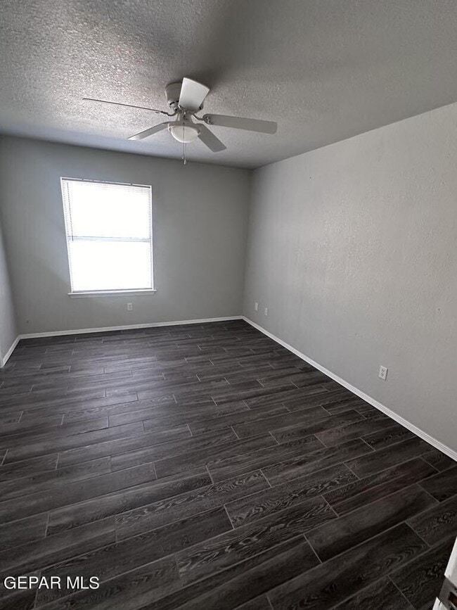 Building Photo - 5884 Doniphan Dr