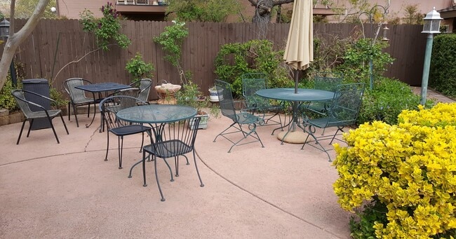 Building Photo - ROSE TREE INN - UPTOWN SEDONA- FURNISHED STUDIO - CABLE TV, WIFI, UTILITIES INCLUDED!