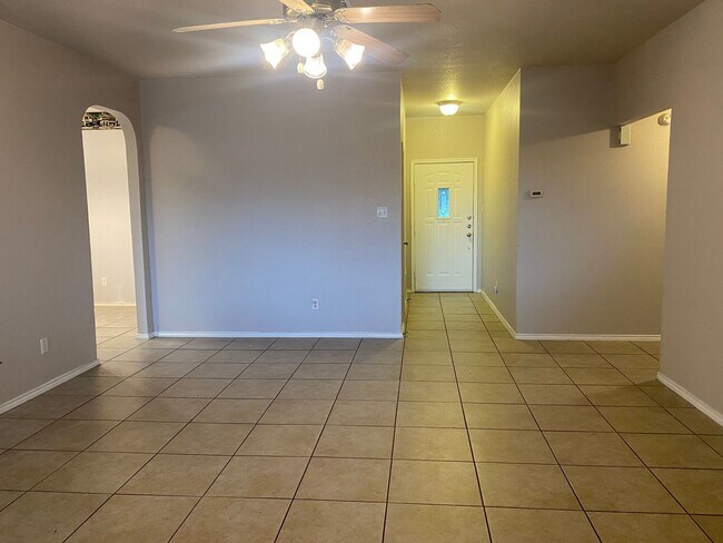 Building Photo - CHARMING 4 BEDROOM, BELTON ISD