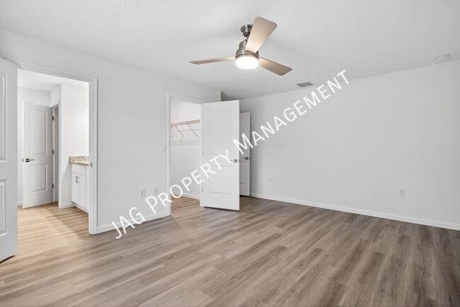 Building Photo - 615 Chaloupe St SE