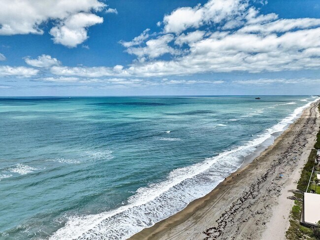 Building Photo - 9650 S Ocean Dr