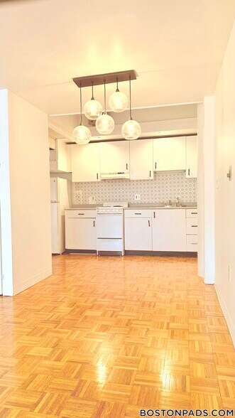 Primary Photo - 61 Brookline Ave