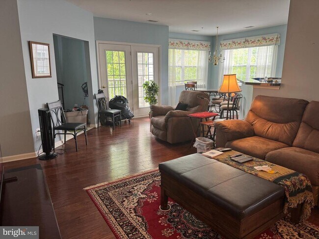 Building Photo - 2604 Chapel Lake Dr