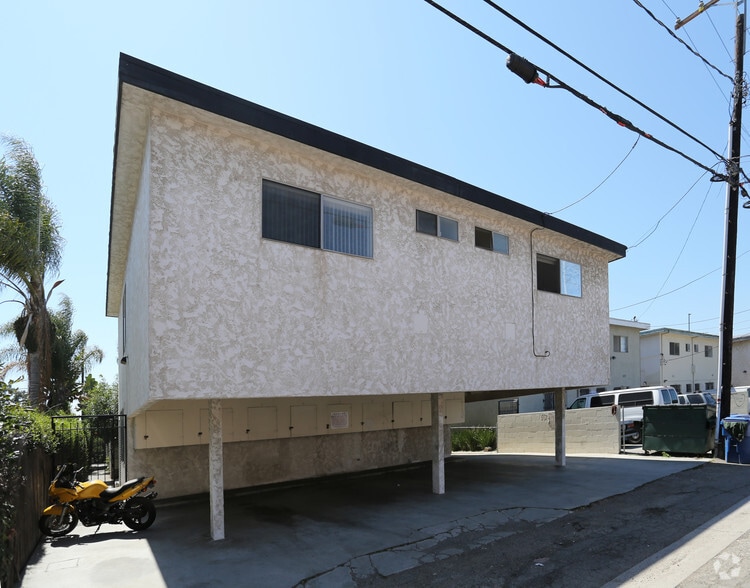 Building Photo - 12031 Pacific Ave
