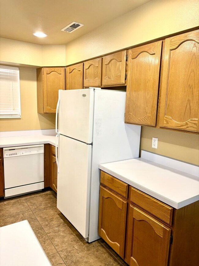 Building Photo - 161 W 950 S