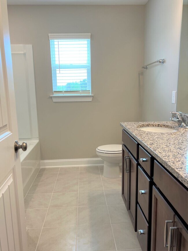 Building Photo - Coming Soon - Beautiful Home in Benson!