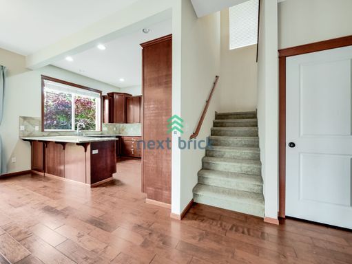 Building Photo - 4 Bed and 3 Bath Lake View Single-family Home is Available for Rent!