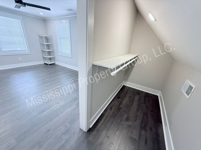 Building Photo - 1405 Pleasant Dr