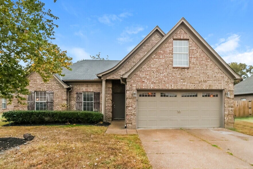 Primary Photo - 87 Wren St