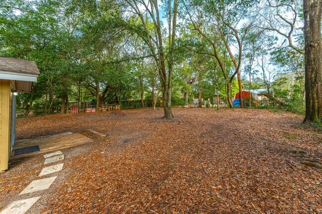 Building Photo - Renovated 3 bedroom house in Niceville!