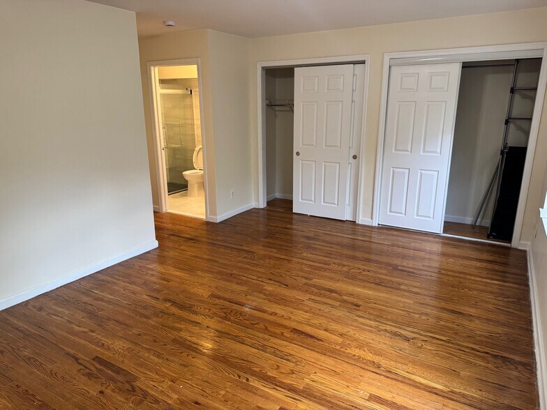 Building Photo - 31 Emory St