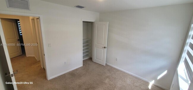 Building Photo - 2459 SE 10th St