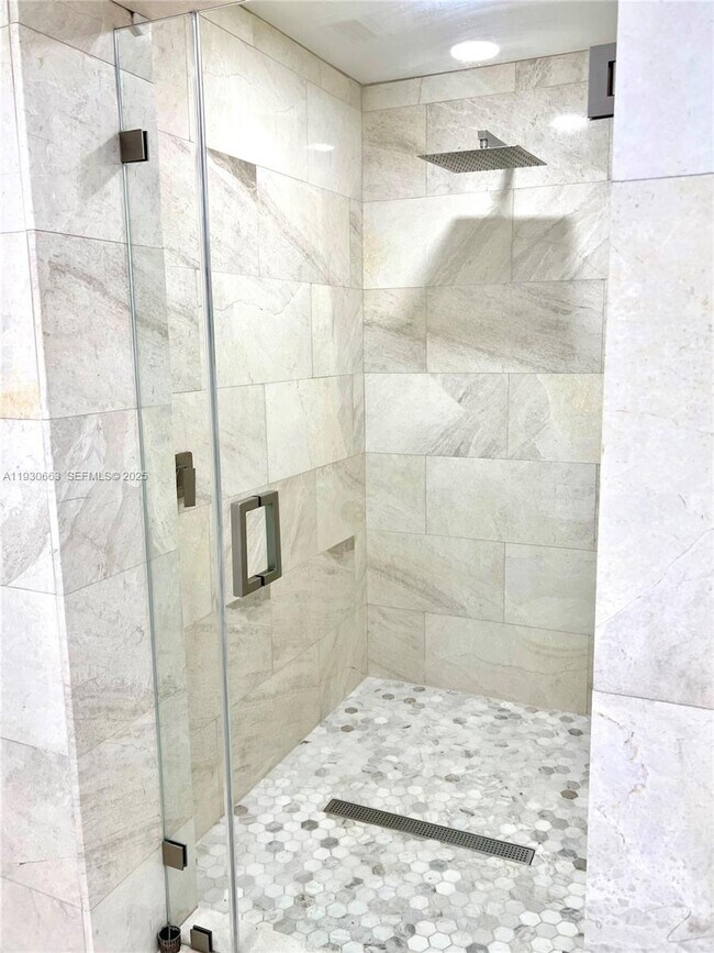 Building Photo - 2536 Flamingo Ln