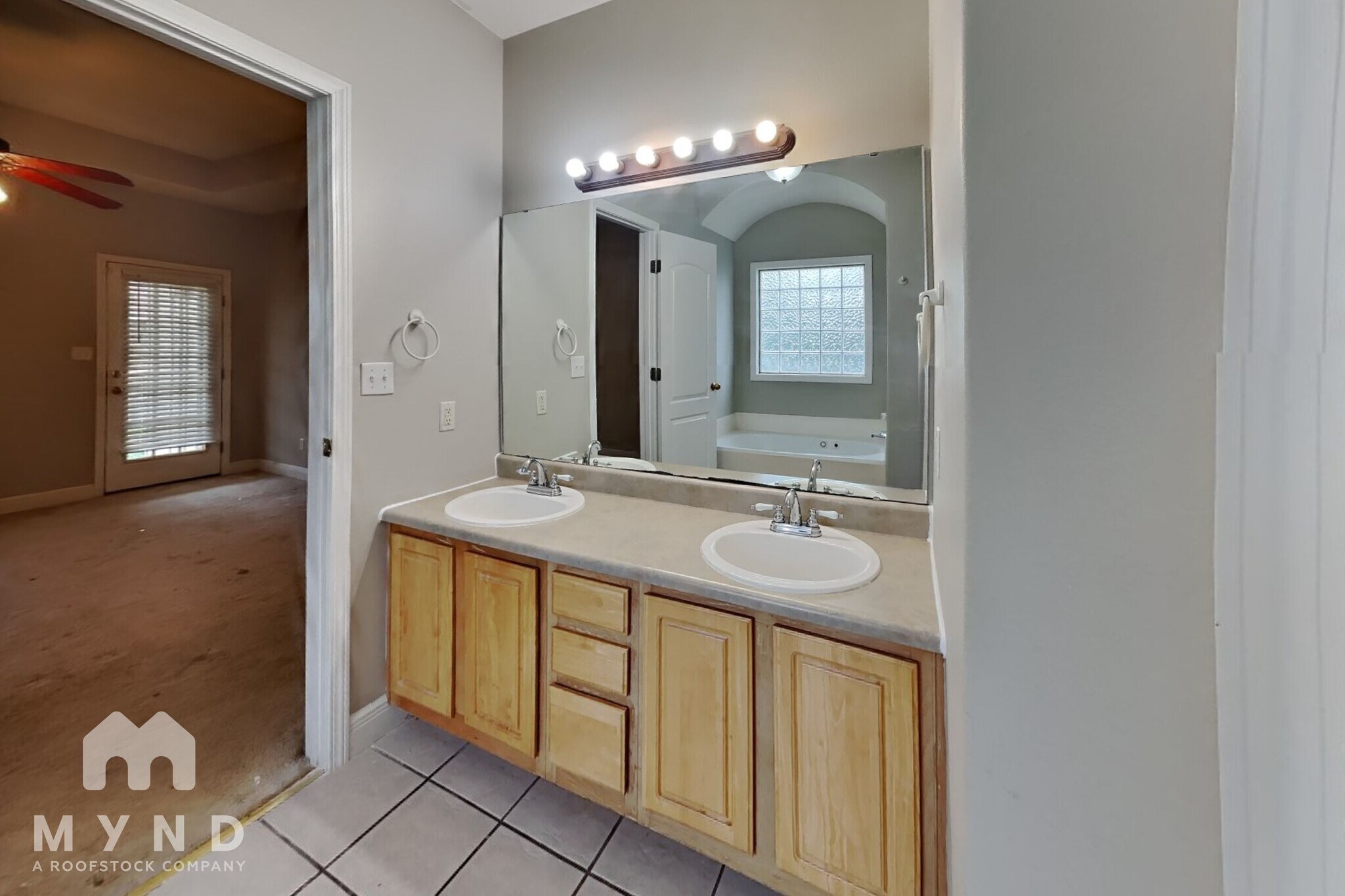 Building Photo - 5651 N 13th Ave