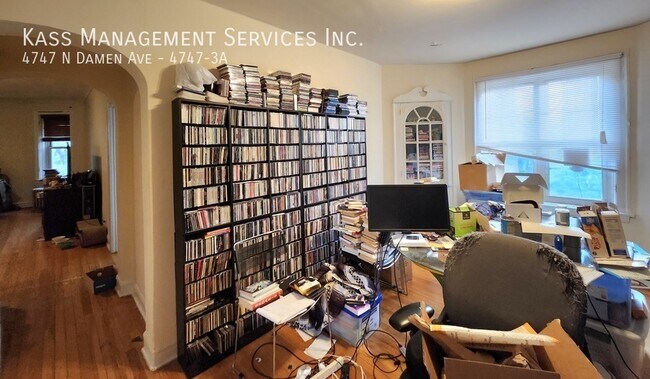 Building Photo - 4747 N Damen Ave