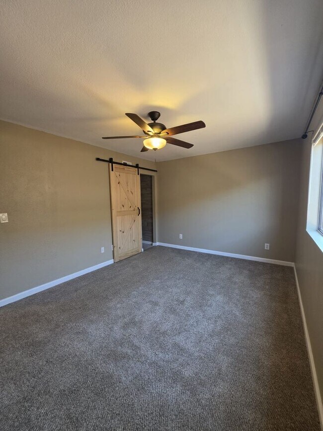 Building Photo - Beautiful 3 bedroom 2 bath Home in Imperial Beach