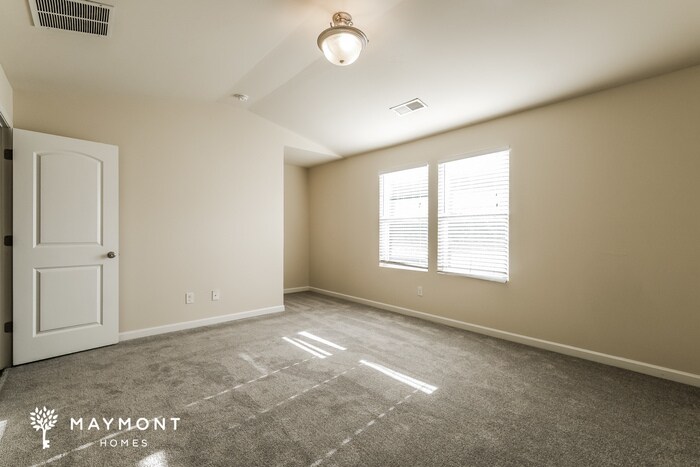 Building Photo - 1305 Forsythia Wy