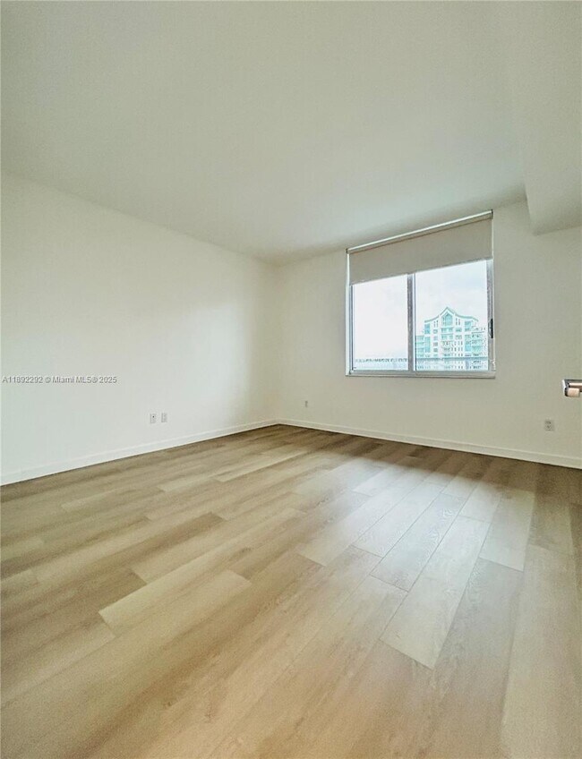Building Photo - 325 S Biscayne Blvd