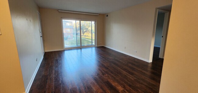 Building Photo - 9461 Bay Colony Dr