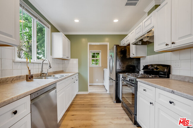Building Photo - 5450 Bevis Ave