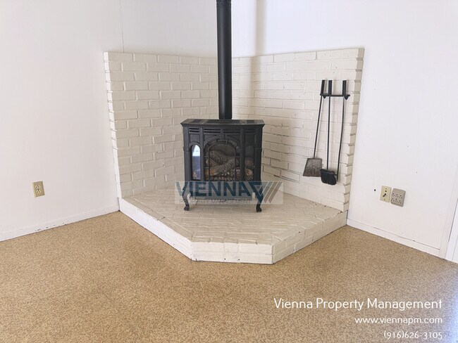 Building Photo - 120 Cul De Sac