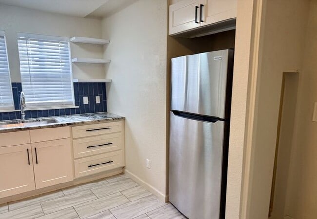 Building Photo - Bright & Updated 3-Bedroom Home with Garage