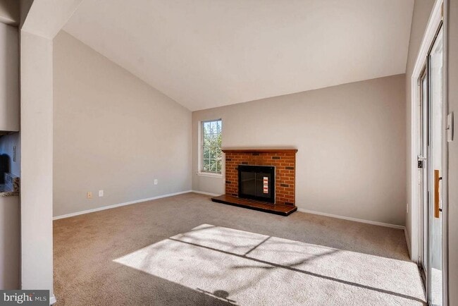 Building Photo - 915 Cambridge Ave