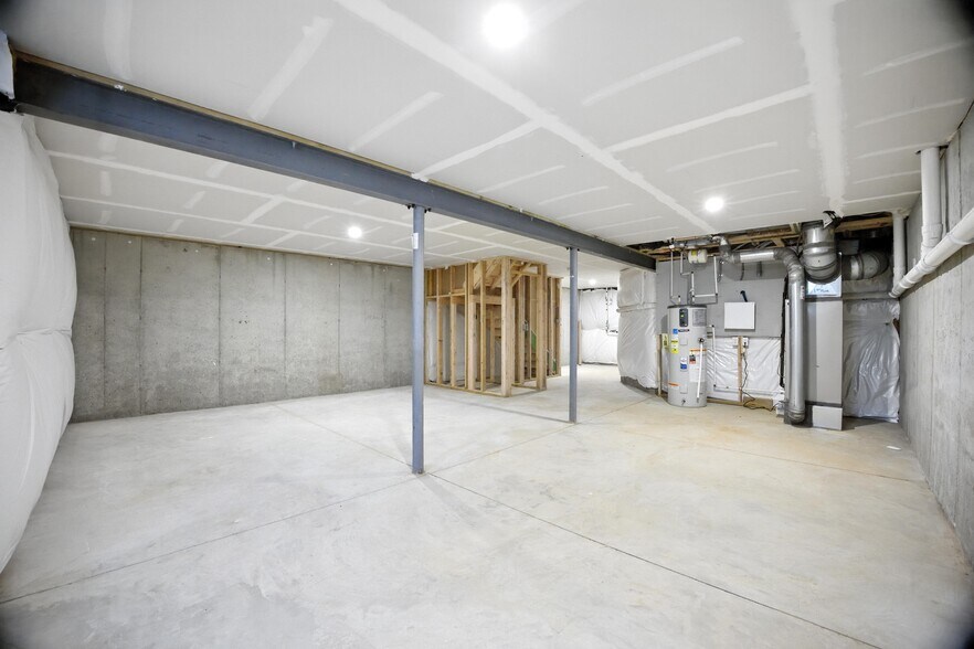 Building Photo - 47 Sequoia Dr