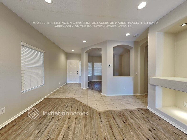 Building Photo - 3677 E Remington Dr