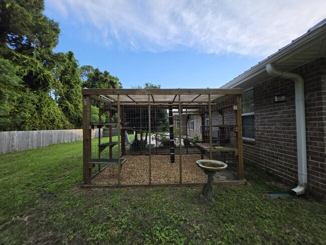 Building Photo - 1682 Village Pkwy