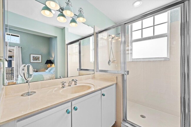 Building Photo - 301 Mainsail Cir