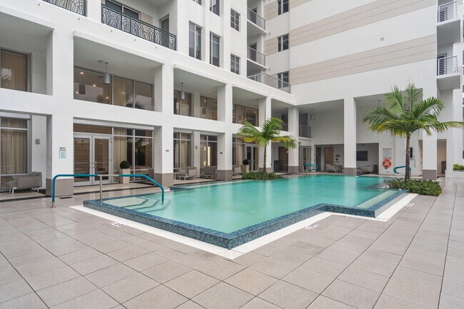Building Photo - 155 E Boca Raton Rd