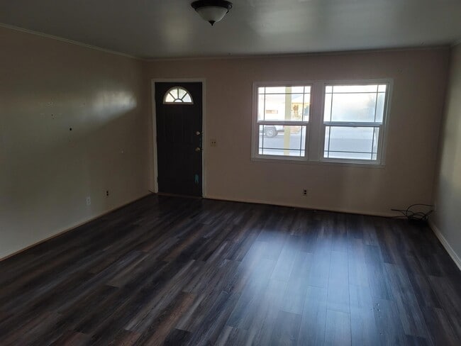 Building Photo - 711 Sanford Ave