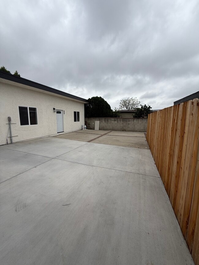 Building Photo - 13040 Terra Bella St