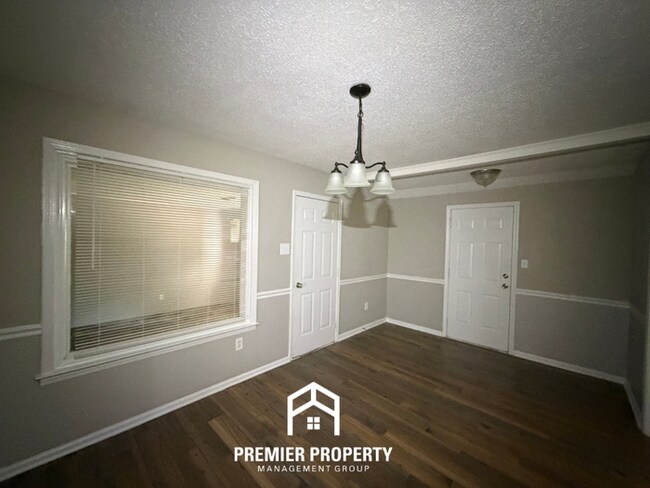 Building Photo - Charming 3BR/2BA Bartlett Area Home | Vaulted Ceilings, Fireplace & Stainless Steel Stove