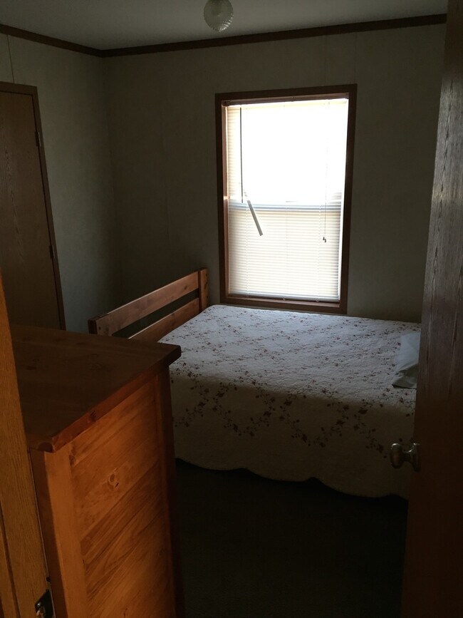 Updated Trailer for rent in Belfield 202 3rd Ave SW Belfield ND 58622