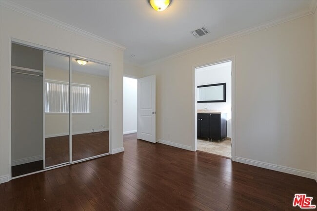 Building Photo - 809 N La Jolla Ave